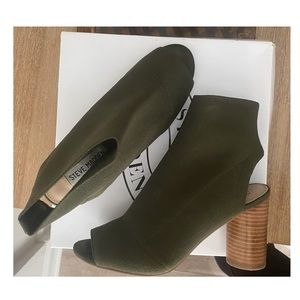 Steve Madden Women’s bootie Size 8.5 W